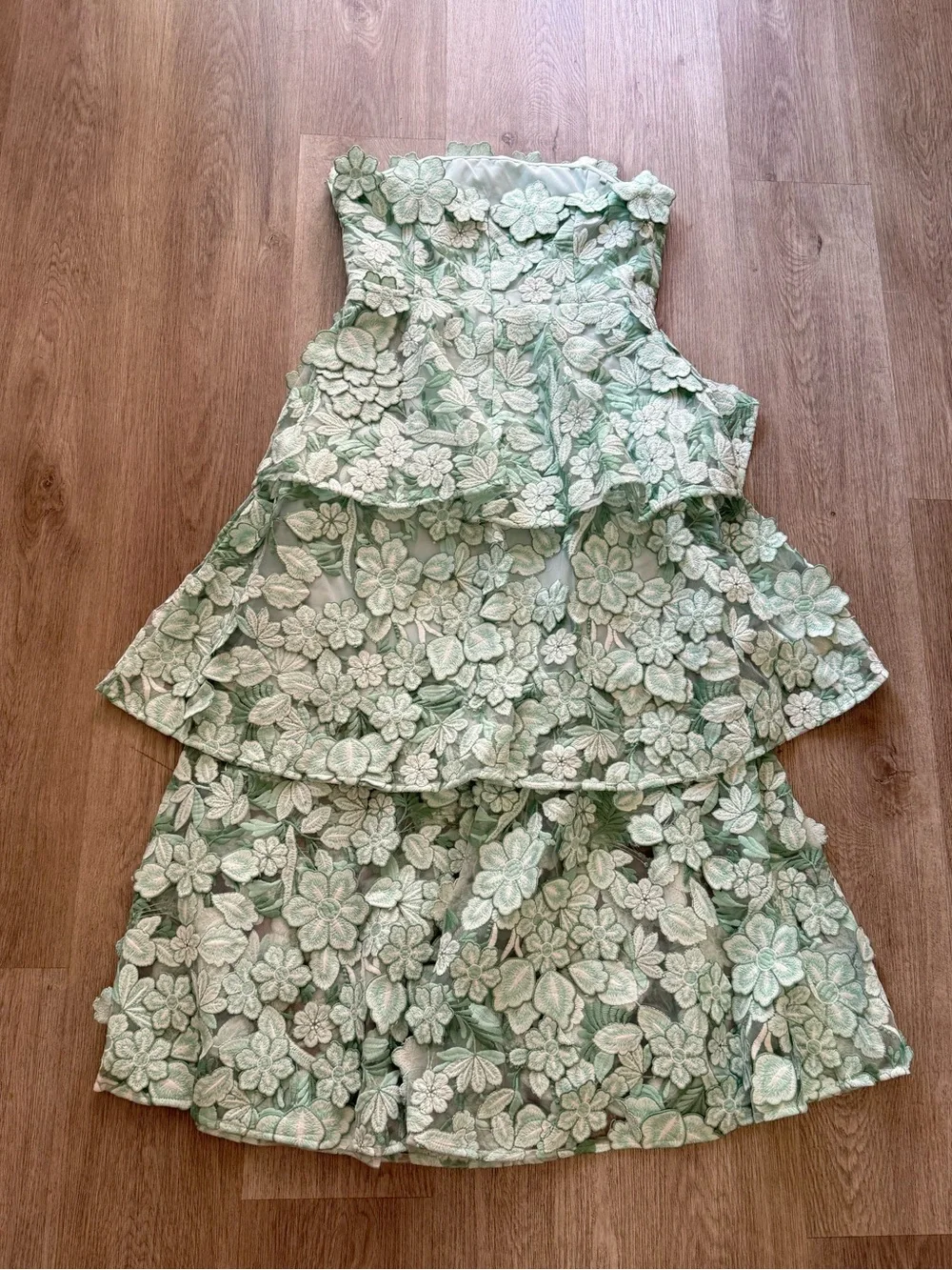elliatt roseate green 3d floral lace applique strapless tiered maxi dress large - Picture 9 of 14